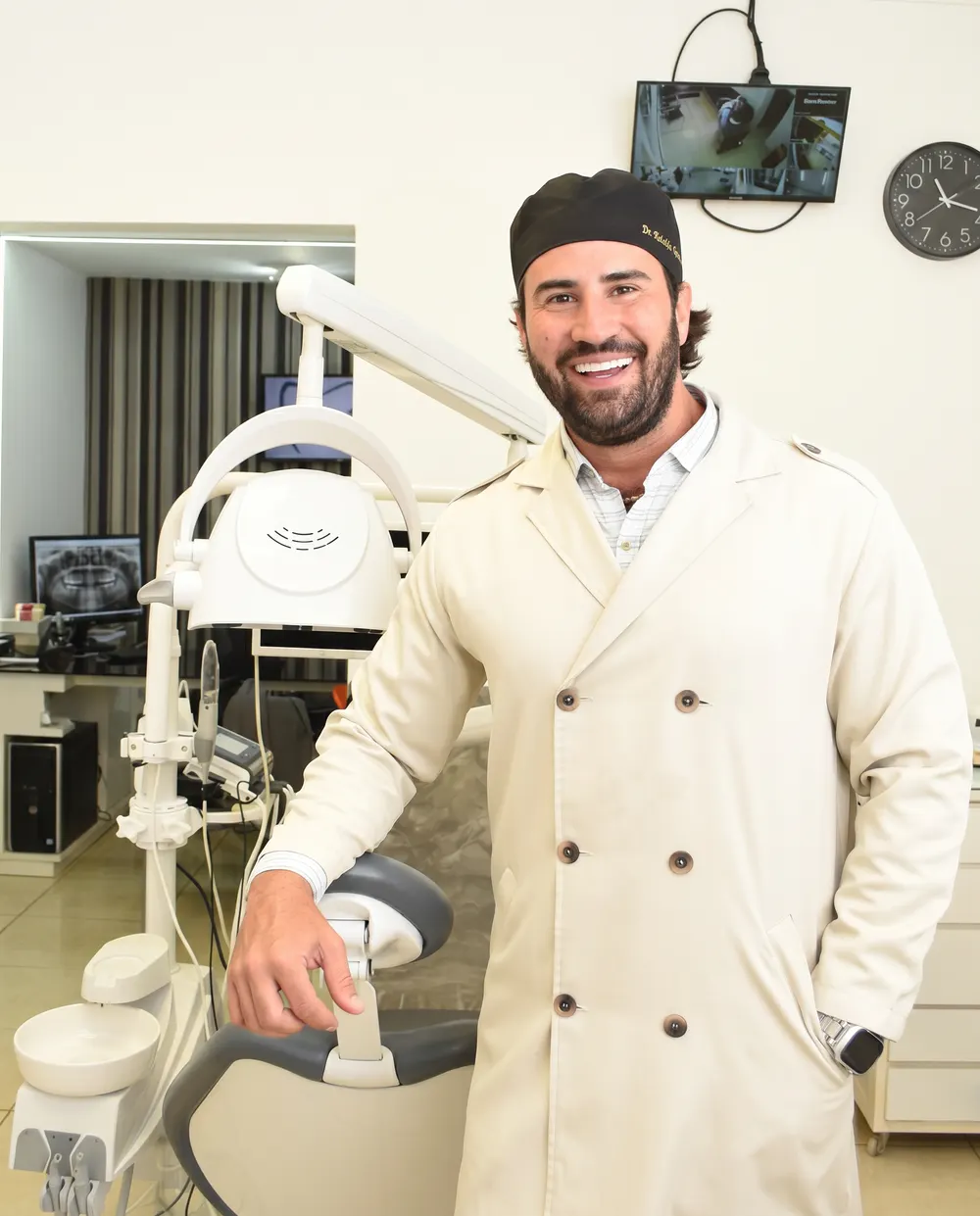 Dr. Vinícius Bandeira no consultório